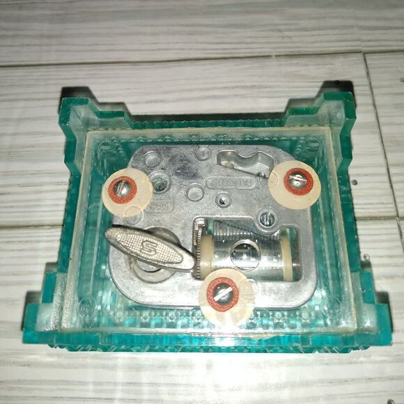 Sankyo Vintage Japan Music Box Lara's Theme 5 Dr. Zhivago Box Made In Hong Kong - Picture 6 of 10